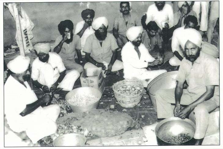 Langar Photo at Airport